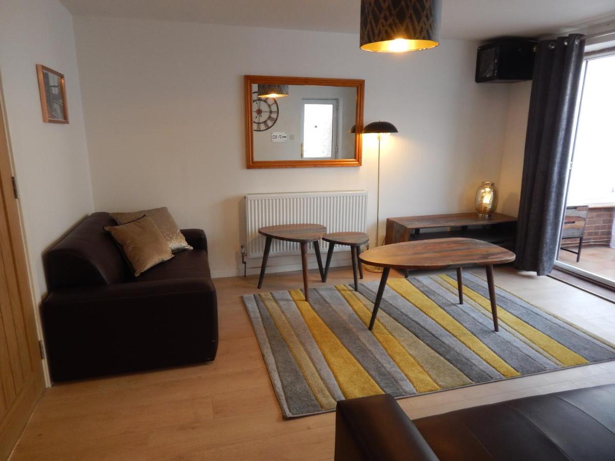Modern, Well Located En-Suite Rooms With Parking - Orbitat Accommodations Кеймбридж Екстериор снимка